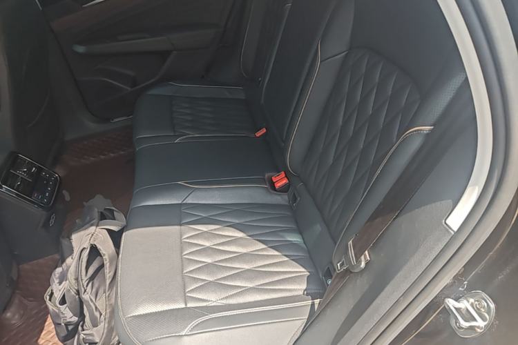 Used Volkswagen Passat 2019 380TSI Prestige Edition China VI Standard Left Rear Seat