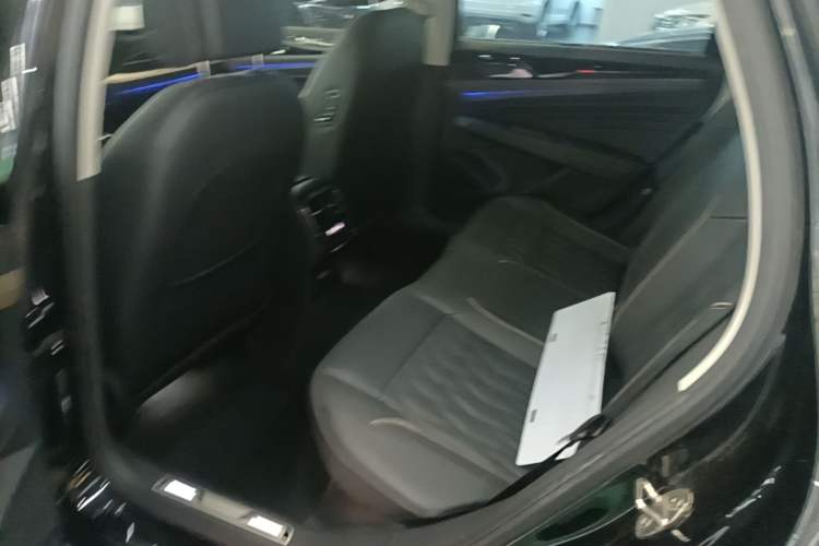 Used Volkswagen Passat 2019 330TSI Luxury Edition China VI Standard Left Rear Seat