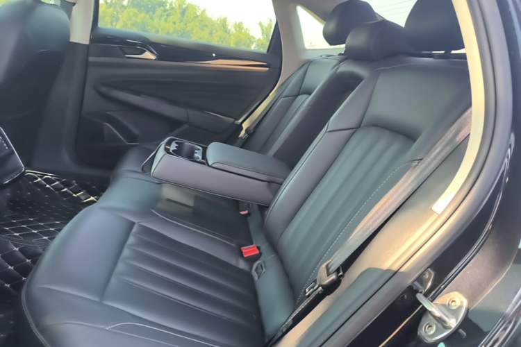 Used Volkswagen Passat 2019 280TSI Business Edition China VI Left Rear Seat