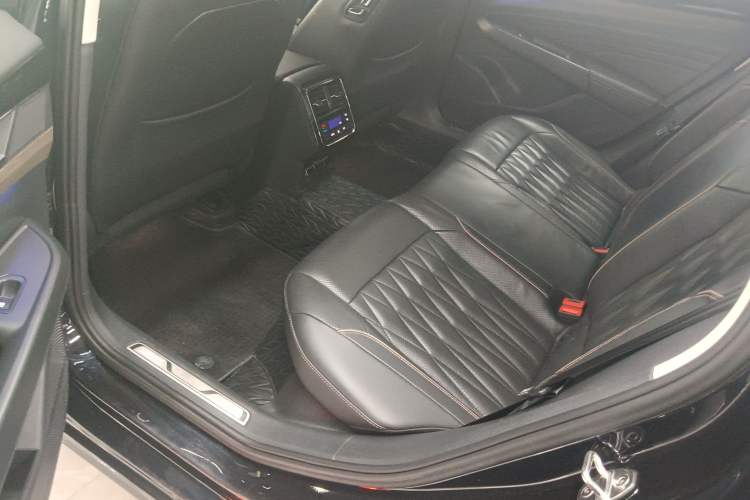 Used Volkswagen Passat 2019 330TSI Luxury Edition China V Standard Left Rear Seat