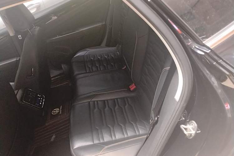 Used Volkswagen Passat 2019 330TSI Elite Edition China VI Left Rear Seat