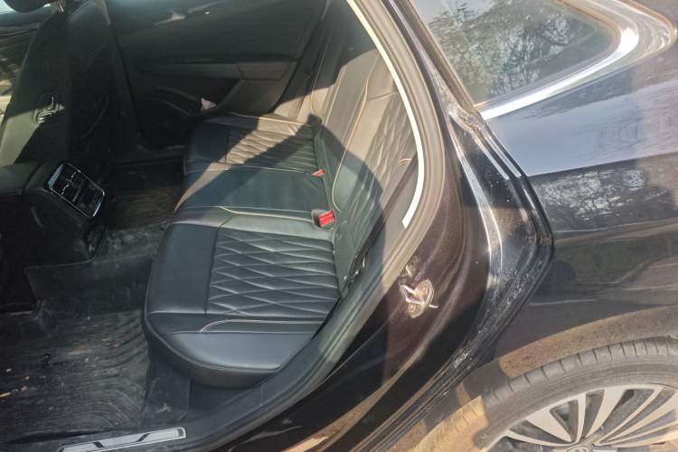 Used Volkswagen Passat 2019 330TSI Luxury Edition China VI Standard Left Rear Seat