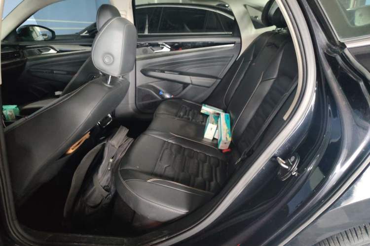 Used Volkswagen Passat 2019 330TSI Elite Edition China VI Left Rear Seat