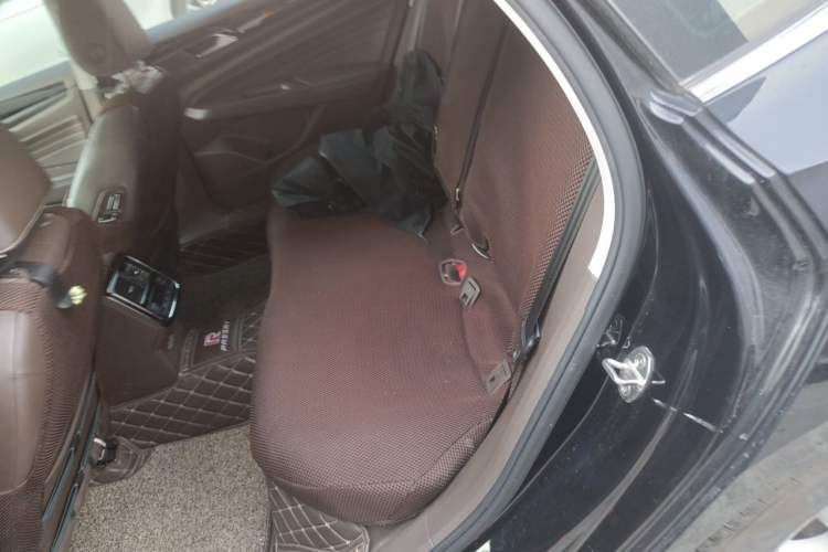Used Volkswagen Passat 2019 330TSI Elite Edition China VI Left Rear Seat
