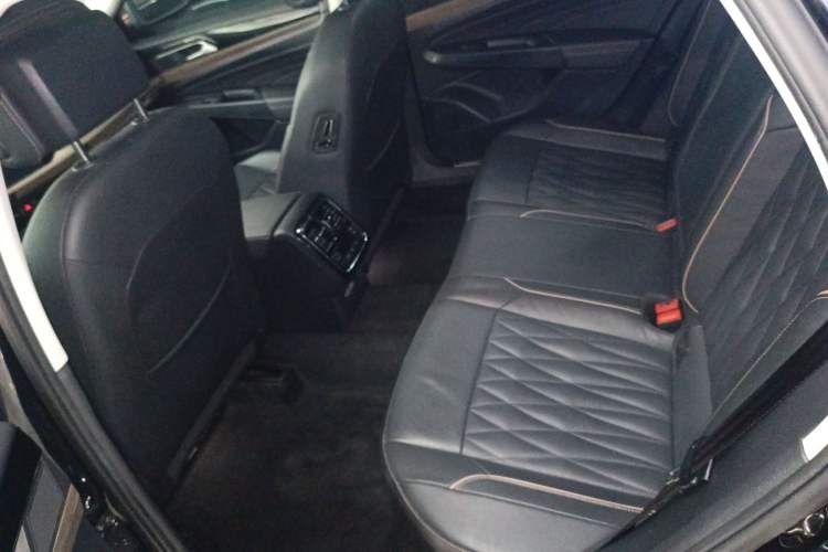 Used Volkswagen Passat 2019 330TSI Luxury Edition China VI Standard Left Rear Seat