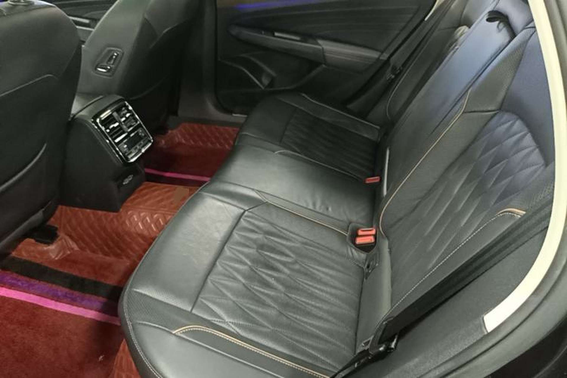 Used Volkswagen Passat 2019 330TSI Luxury Edition China VI Standard Left Rear Seat