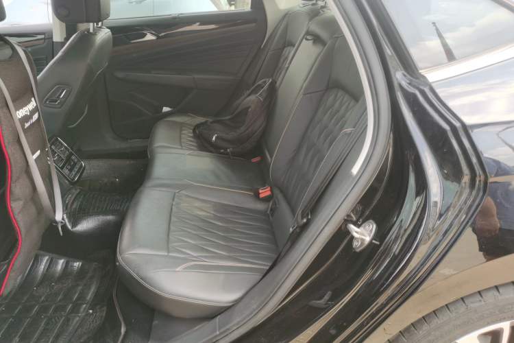 Used Volkswagen Passat 2019 330TSI Luxury Edition China VI Standard Left Rear Seat