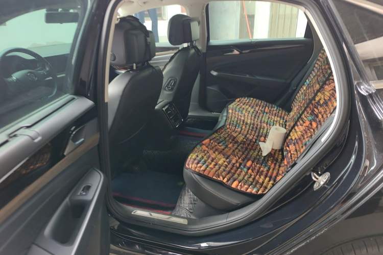 Used Volkswagen Passat 2019 330TSI Luxury Edition China VI Standard Left Rear Seat