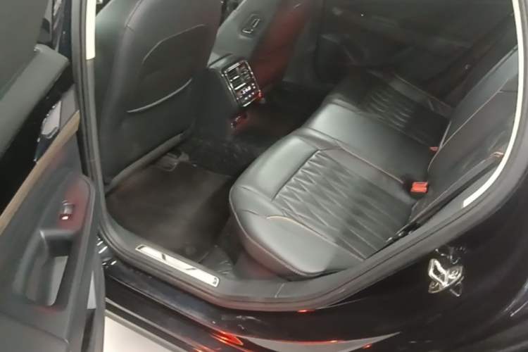 Used Volkswagen Passat 2019 330TSI Luxury Edition China V Standard Left Rear Seat