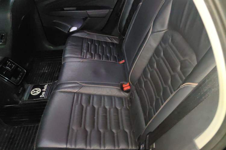 Used Volkswagen Passat 2019 330TSI Elite Edition China V Standard Left Rear Seat