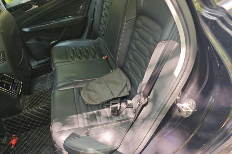 Used Volkswagen Passat 2019 330TSI Elite Edition China VI Left Rear Seat