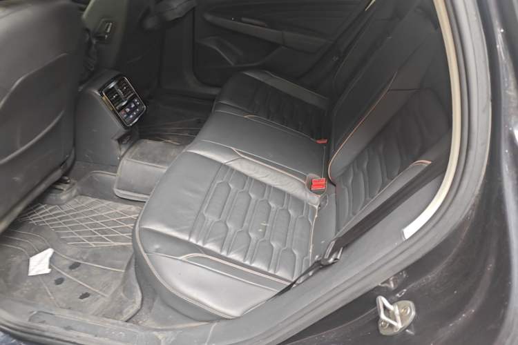 Used Volkswagen Passat 2019 330TSI Elite Edition China VI Left Rear Seat