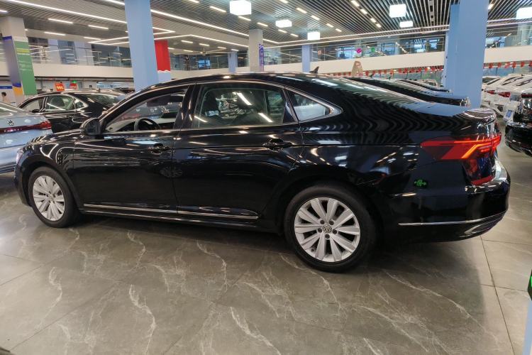 Used Volkswagen Passat 2019 330TSI Elite Edition China VI Left Side