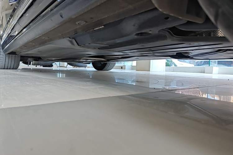 Used Volkswagen Passat 2019 330TSI Prestige Edition China VI Standard Left Side Sill