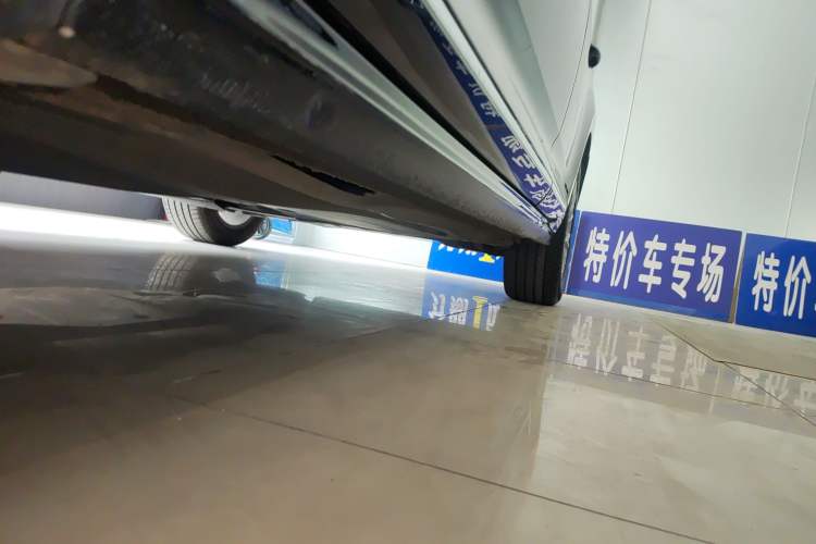 Used Volkswagen Passat 2019 330TSI Elite Edition China V Standard Left Side Sill