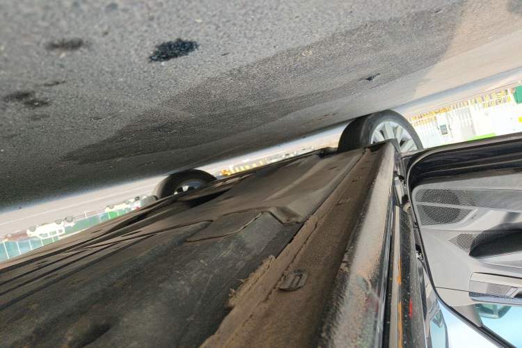 Used Volkswagen Passat 2019 330TSI Elite Edition China VI Left Side Sill