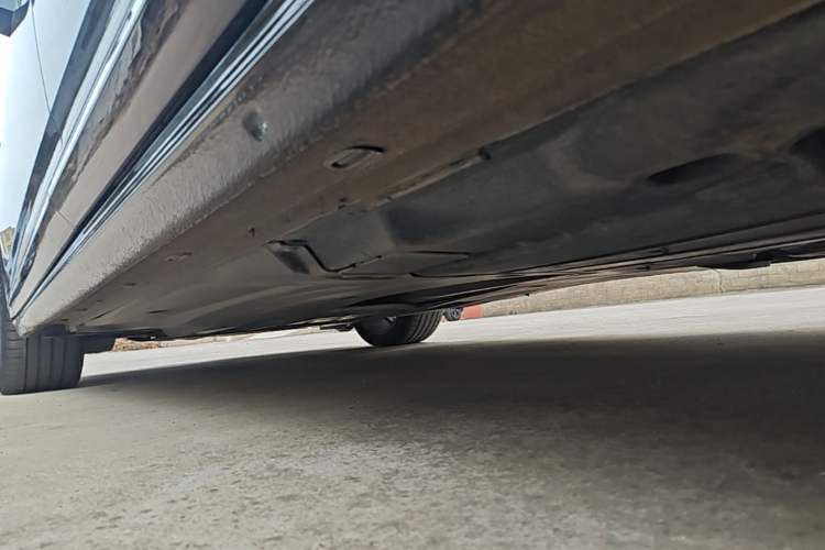 Used Volkswagen Passat 2019 380TSI Luxury Edition China VI Standard Left Side Sill