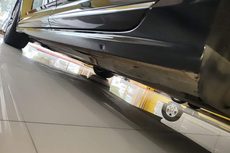 Used Volkswagen Passat 2019 330TSI Luxury Edition China VI Standard Left Side Sill