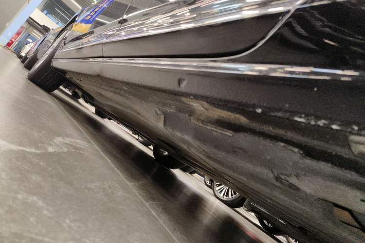 Used Volkswagen Passat 2019 330TSI Elite Edition China VI Left Side Sill