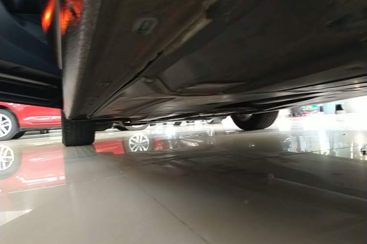 Used Volkswagen Passat 2019 330TSI Elite Edition China VI Left Side Sill