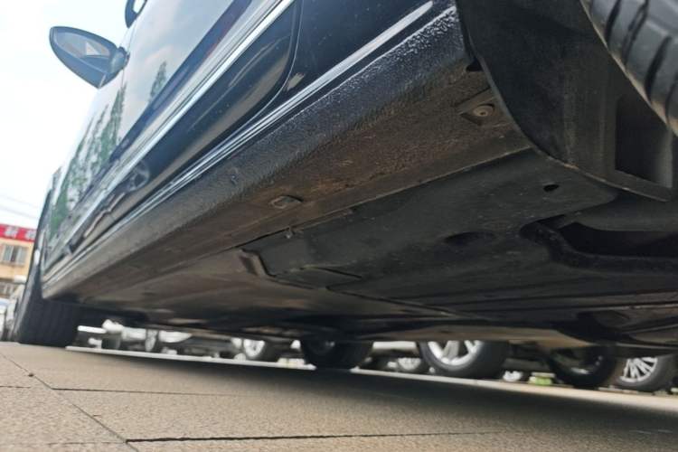 Used Volkswagen Passat 2019 330TSI Elite Edition China VI Left Side Sill