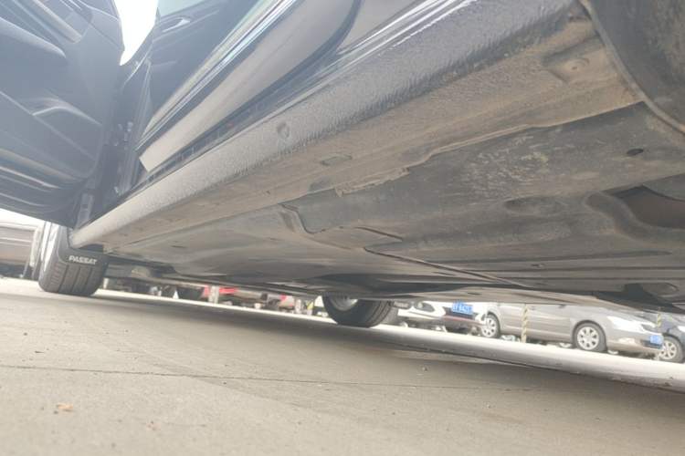 Used Volkswagen Passat 2019 330TSI Elite Edition China VI Left Side Sill