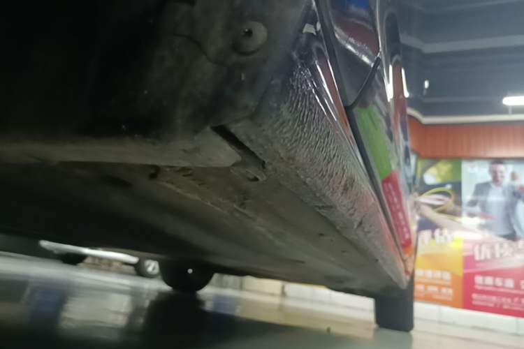 Used Volkswagen Passat 2019 330TSI Elite Edition China VI Left Side Sill