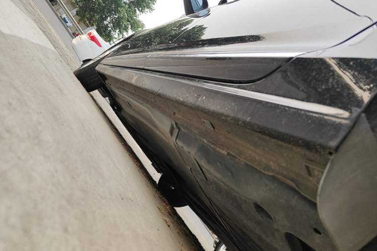 Used Volkswagen Passat 2019 330TSI Elite Edition China VI Left Side Sill