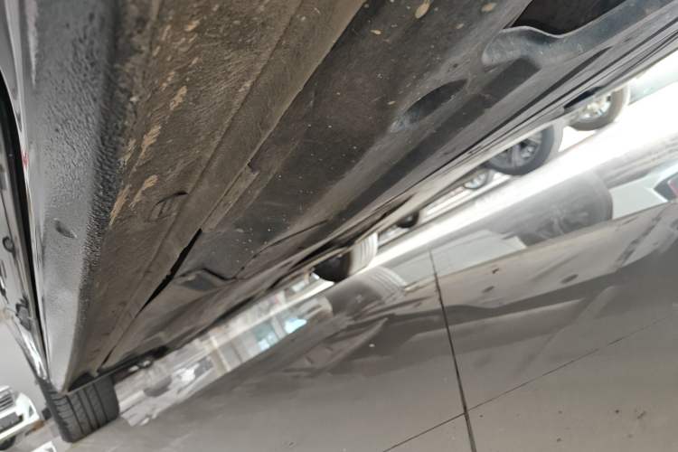 Used Volkswagen Passat 2019 330TSI Luxury Edition China VI Standard Left Side Sill