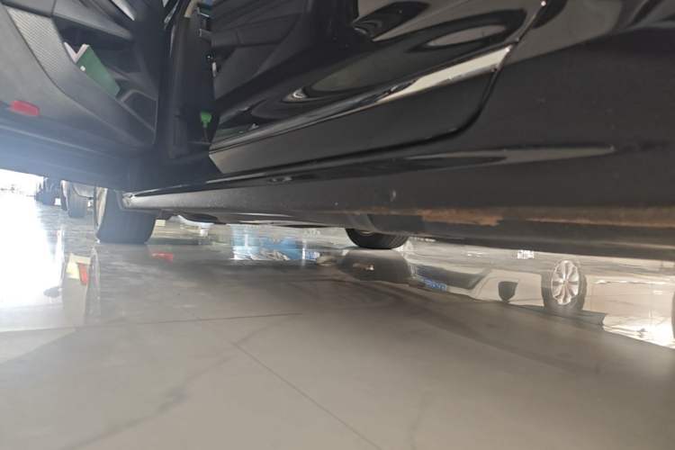Used Volkswagen Passat 2019 330TSI Elite Edition China VI Left Side Sill