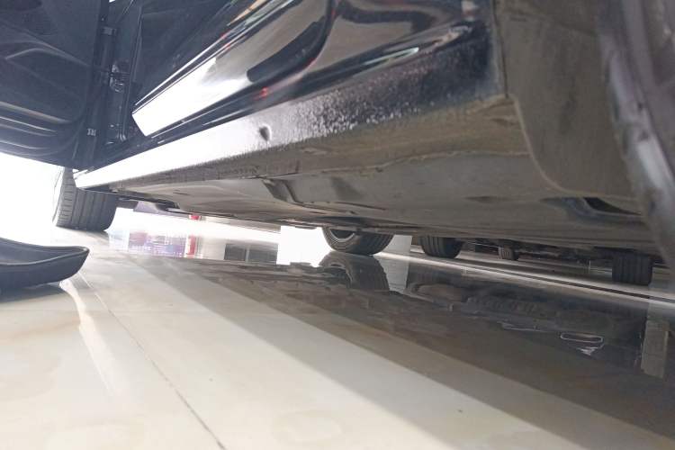 Used Volkswagen Passat 2019 330TSI Luxury Edition China VI Standard Left Side Sill