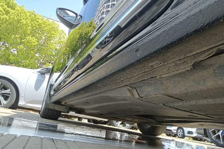 Used Volkswagen Passat 2019 330TSI Elite Edition China VI Left Side Sill