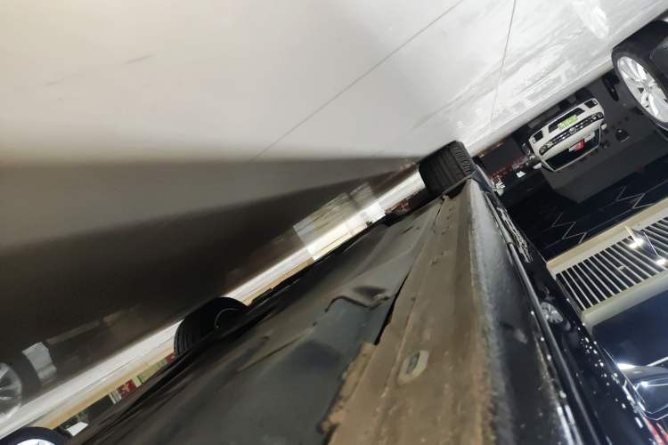 Used Volkswagen Passat 2019 330TSI Luxury Edition China VI Standard Left Side Sill
