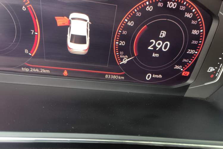 Used Volkswagen Passat 2019 330TSI Luxury Edition China VI Standard Odometer Close Up