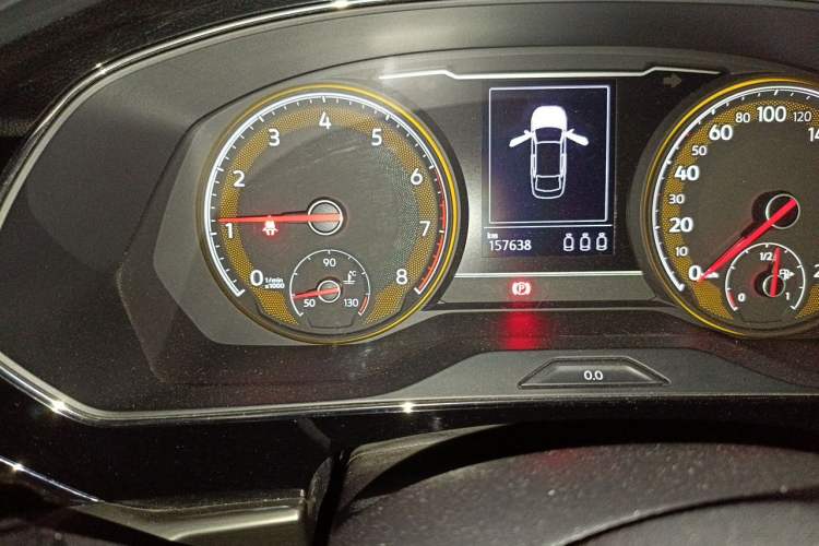 Used Volkswagen Passat 2019 330TSI Elite Edition China VI Odometer Close Up