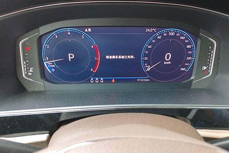 Used Volkswagen Passat 2019 330TSI Luxury Edition China VI Standard Odometer Close Up