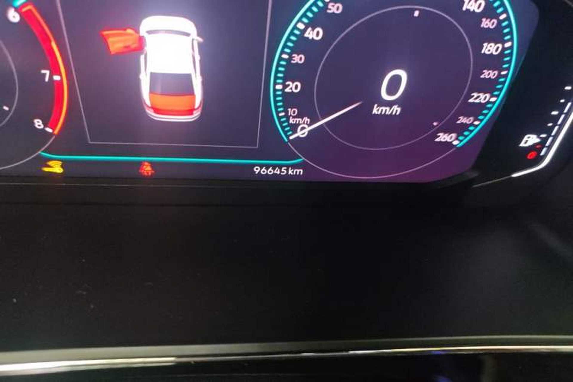 Used Volkswagen Passat 2019 330TSI Luxury Edition China V Standard Odometer Close Up