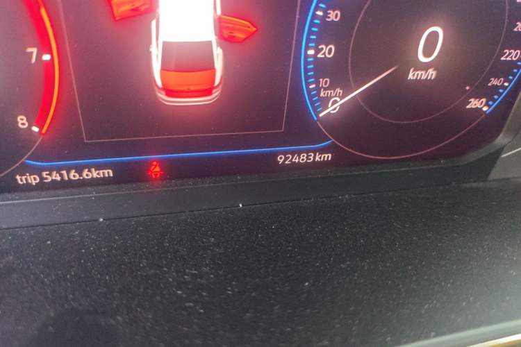 Used Volkswagen Passat 2019 330TSI Luxury Edition China VI Standard Odometer Close Up