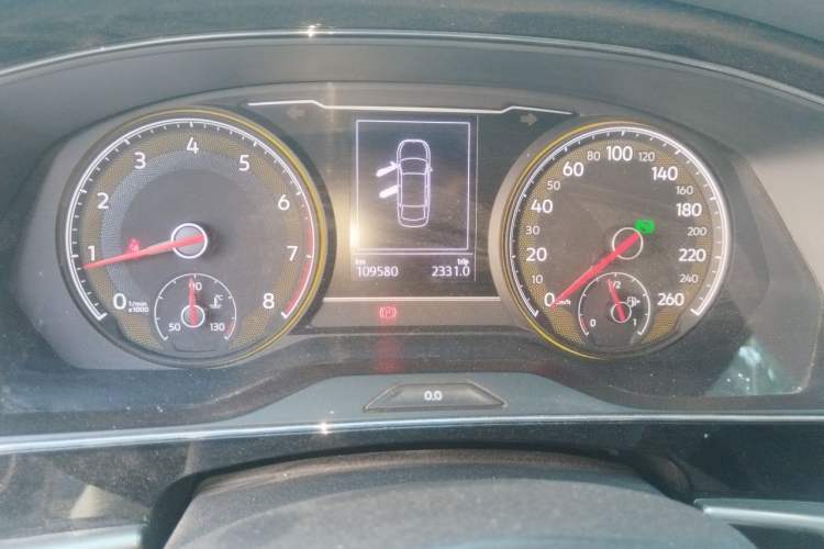 Used Volkswagen Passat 2019 280TSI Business Edition China VI Odometer Close Up