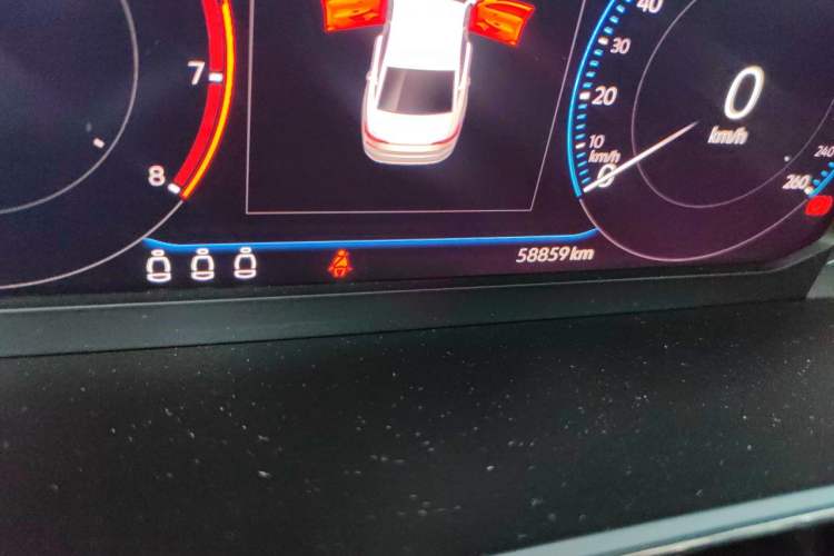 Used Volkswagen Passat 2019 330TSI Luxury Edition China VI Standard Odometer Close Up