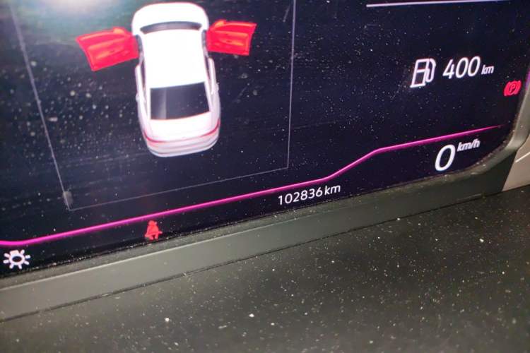 Used Volkswagen Passat 2019 330TSI Luxury Edition China VI Standard Odometer Close Up