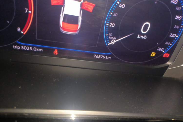 Used Volkswagen Passat 2019 330TSI Prestige Edition China VI Standard Odometer Close Up