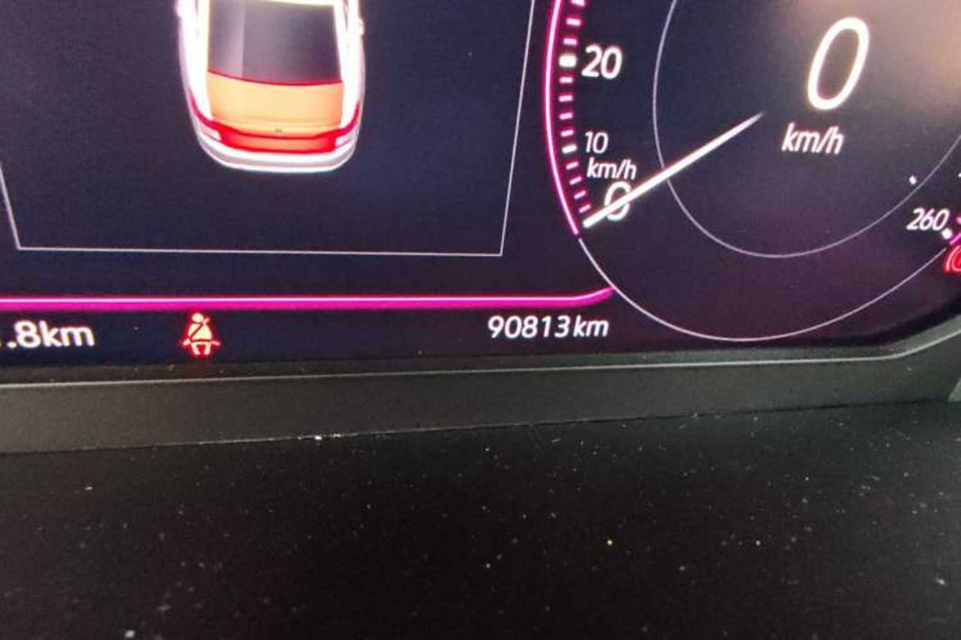 Used Volkswagen Passat 2019 330TSI Luxury Edition China VI Standard Odometer Close Up