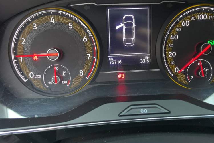 Used Volkswagen Passat 2019 280TSI Business Edition China VI Odometer Close Up