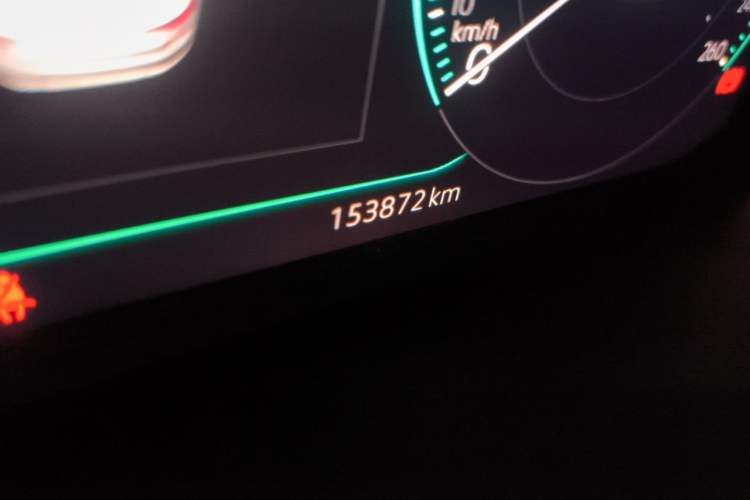 Used Volkswagen Passat 2019 330TSI Luxury Edition China VI Standard Odometer Close Up