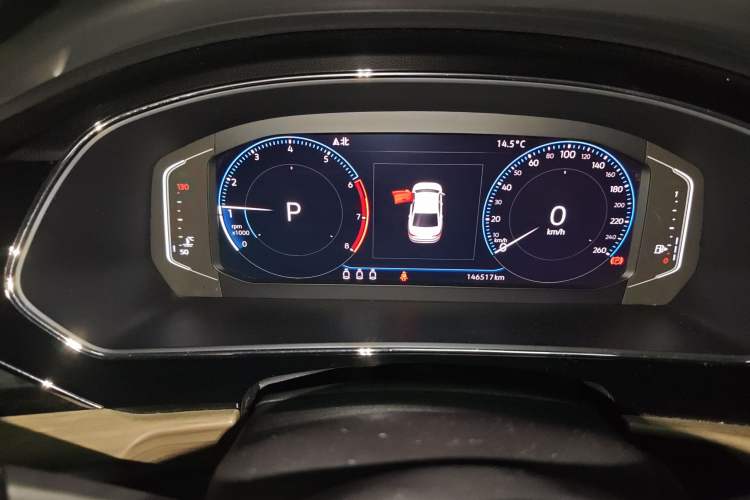 Used Volkswagen Passat 2019 330TSI Luxury Edition China VI Standard Odometer Close Up