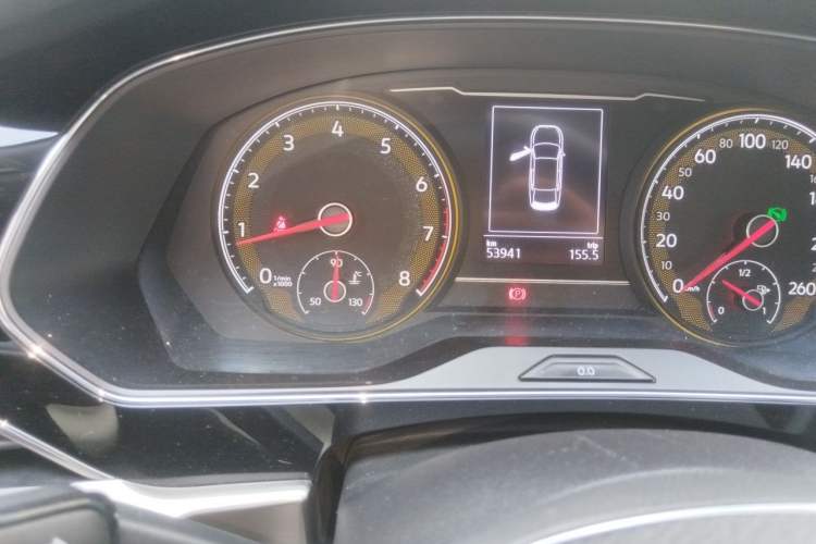 Used Volkswagen Passat 2019 280TSI Business Edition China VI Odometer Close Up