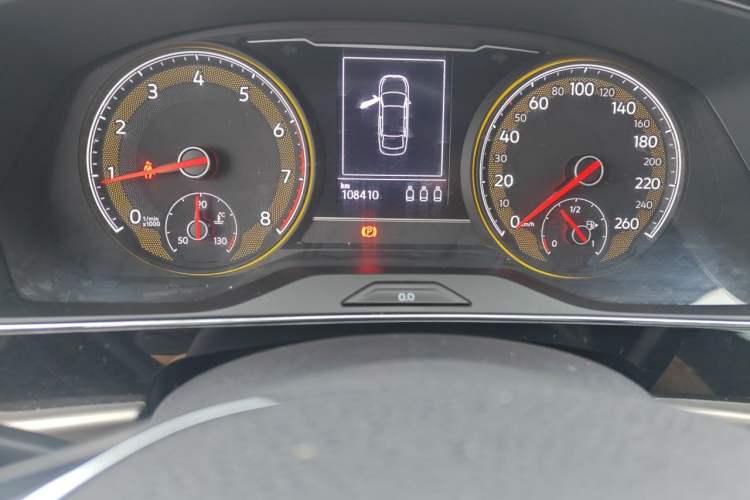 Used Volkswagen Passat 2019 330TSI Elite Edition China VI Odometer Close Up