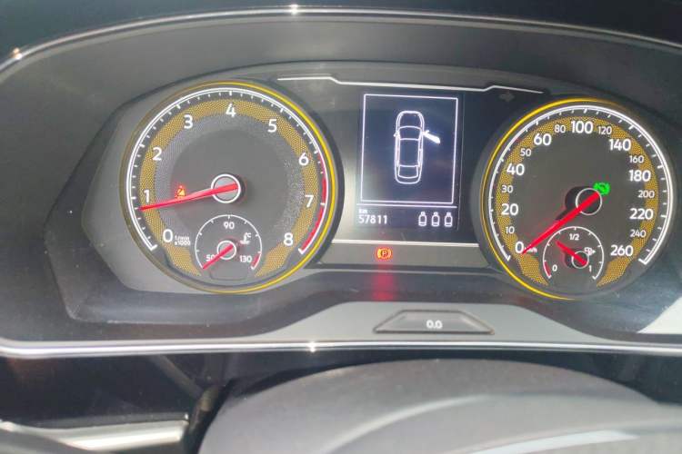 Used Volkswagen Passat 2019 280TSI Elite Edition China VI Standard Odometer Close Up