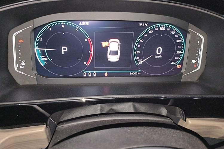 Used Volkswagen Passat 2019 330TSI Luxury Edition China VI Standard Odometer Close Up